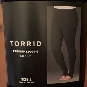 Torrid Black Stirrup Leggings Size 3